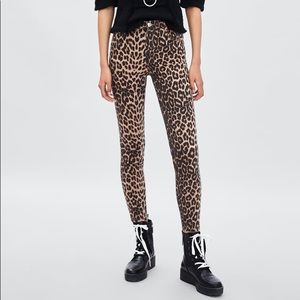 Zara leopard print jeans // high waisted